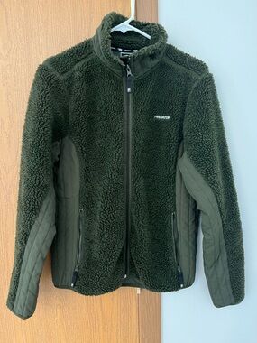 Womens Army  Green Sherpa Fleece Jacket, EUC like new